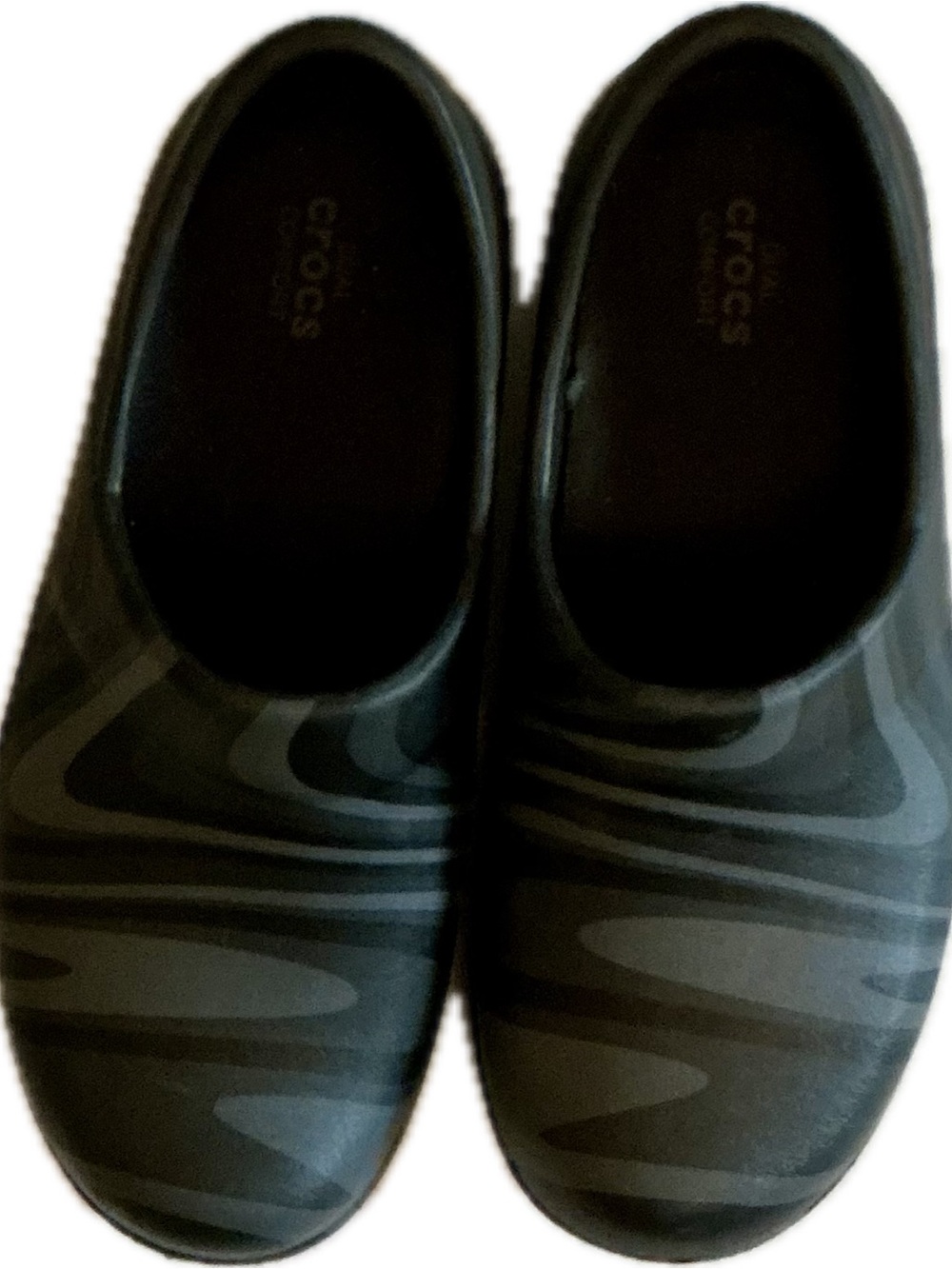 Crocs Bistro Graphic Clogs Gray & Black Women’s  - Size 7 - Slip Resistant - Picture 3 of 6
